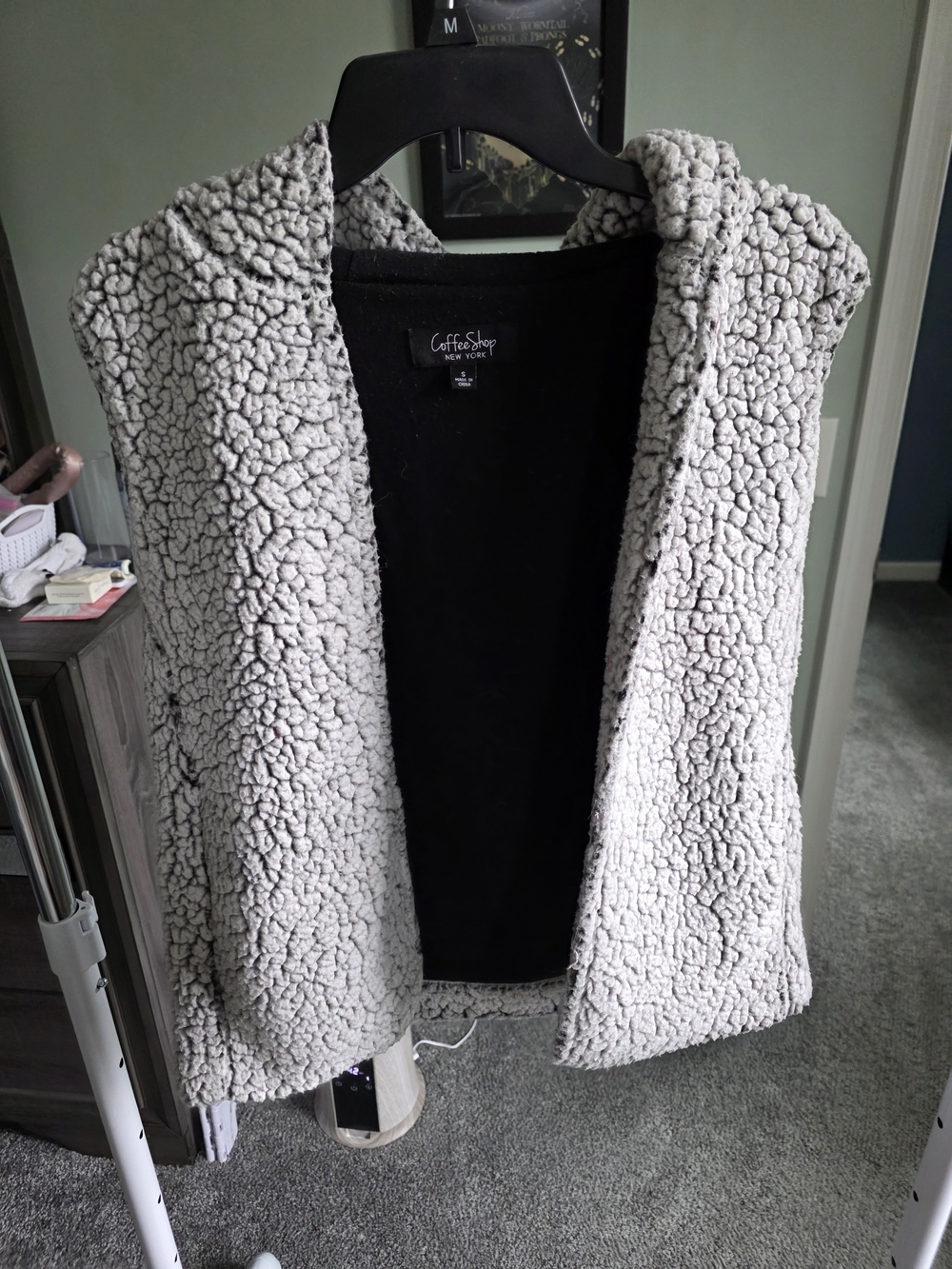 CoffeeShop Cream Sherpa Hooded Vest
